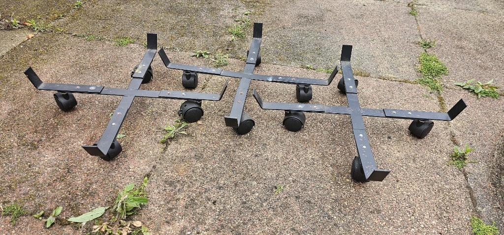 stalen onderstellen voor plantenpotten, Tuin en Terras, Bloempotten, Ophalen, Gebruikt, 40 cm of meer, Rond
