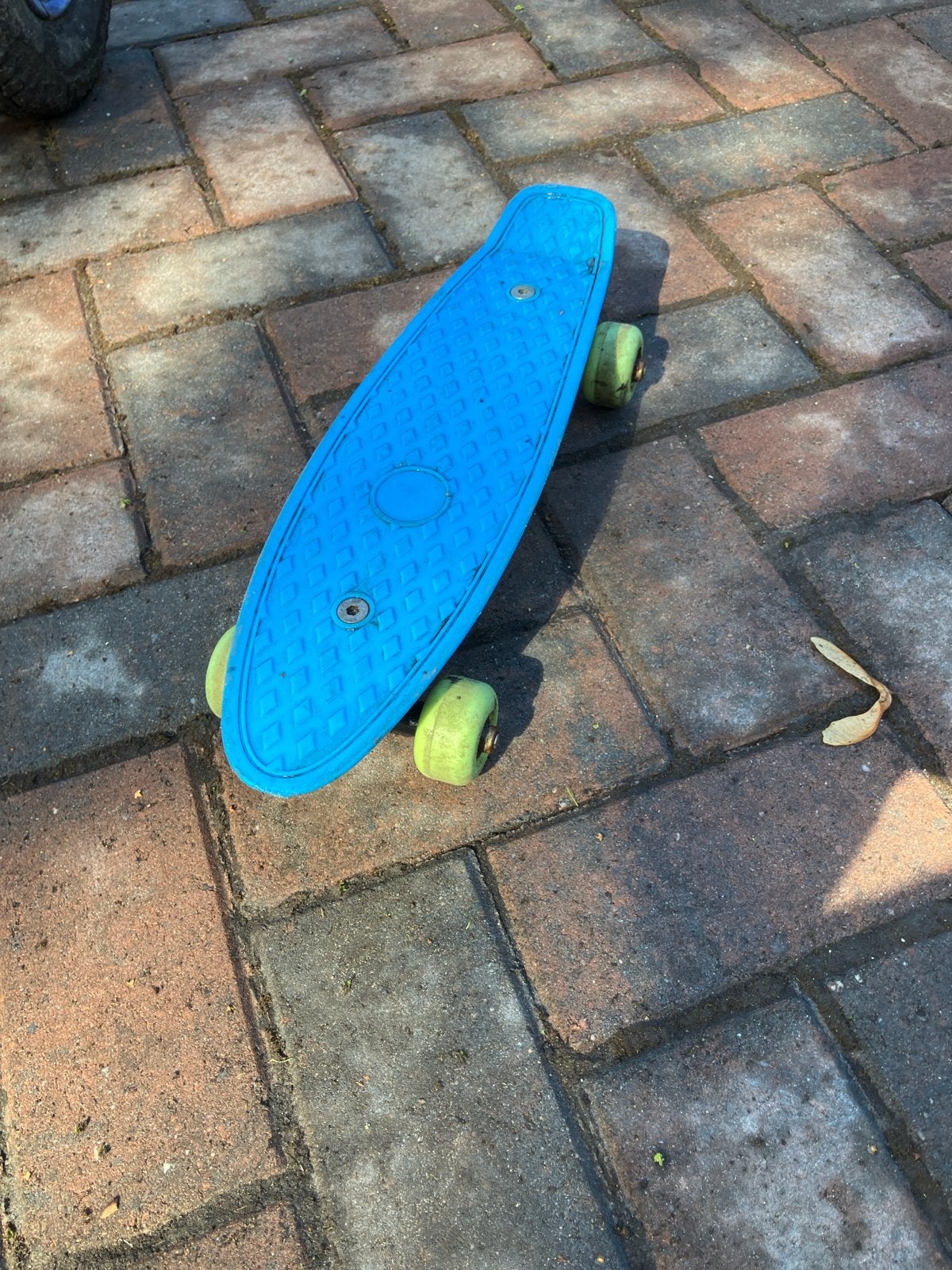 Blauw skateboard voor kinderen - Gebruikt, Sport en Fitness, Skateboarden, Ophalen, Gebruikt, Skateboard