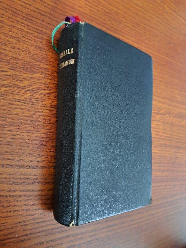 Oud Latijns missaal – Missale Romanum, Dessain 1938, Ophalen of Verzenden, Gelezen, Christendom | Katholiek