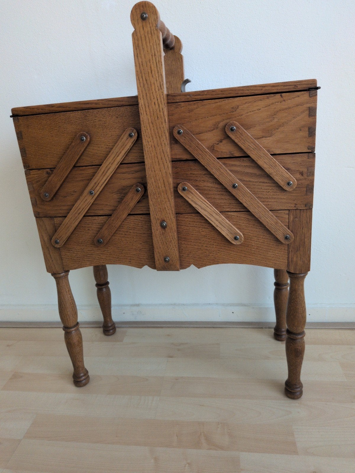 Vintage Naaikoffer op Poten - Houten Naaidoos, Ophalen