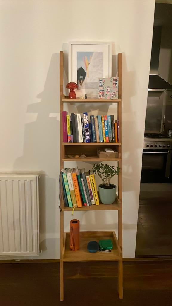 Real wood free standing shelf, Ophalen of Verzenden, Zo goed als nieuw