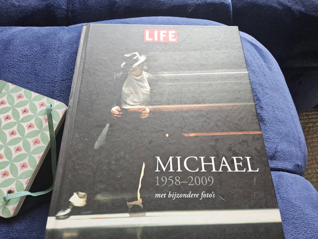 LIFE Michael Jackson 1958-2009 met bijzondere foto's, Boeken, Ophalen of Verzenden, Zo goed als nieuw, Artiest, LIFE Magazine