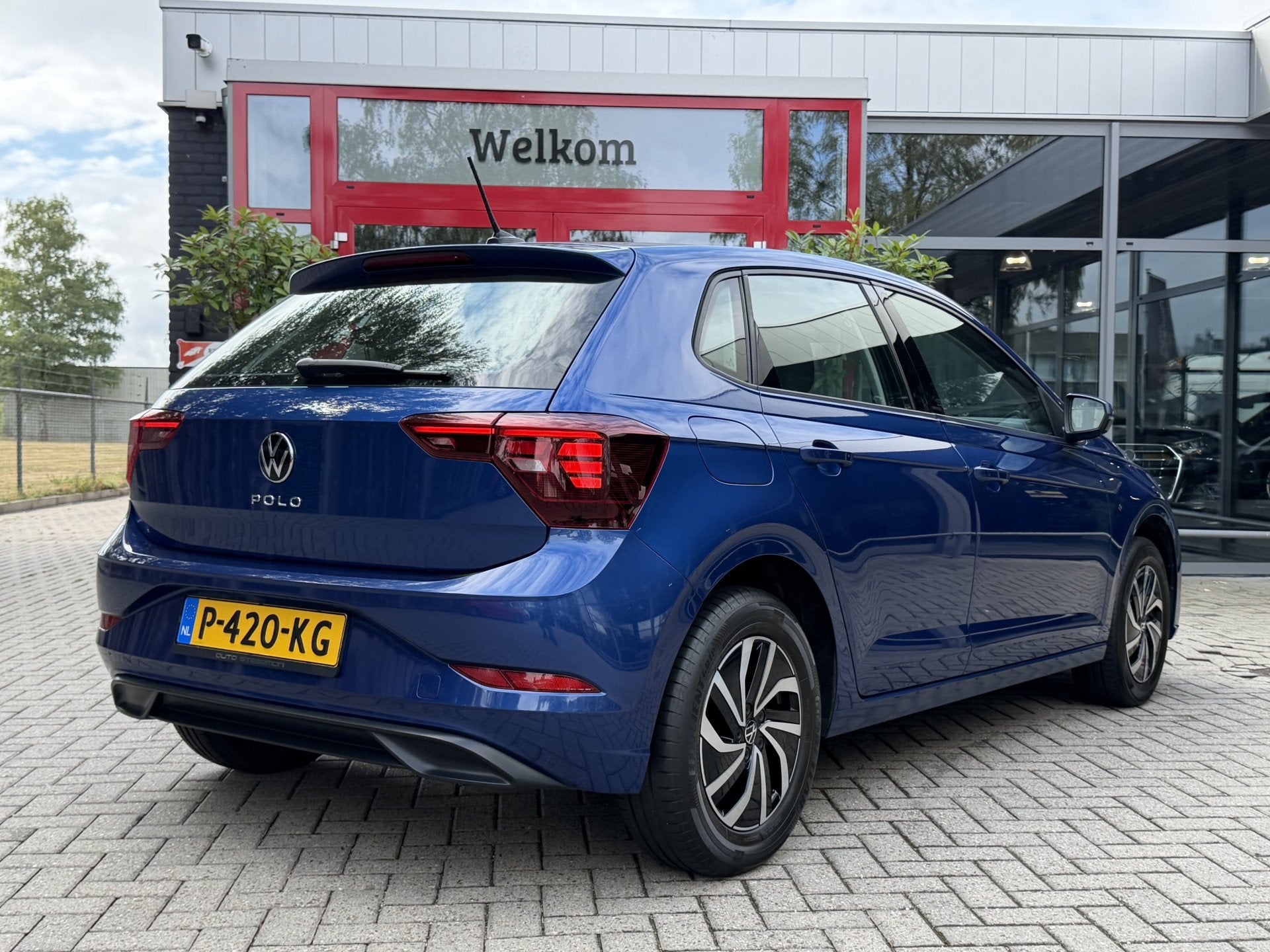 Volkswagen Polo 1.0 TSI LIFE *!* NAVIGATIE/ CARPLAY/ RADAR/, Voorwielaandrijving, Stof, Gebruikt, Euro 6