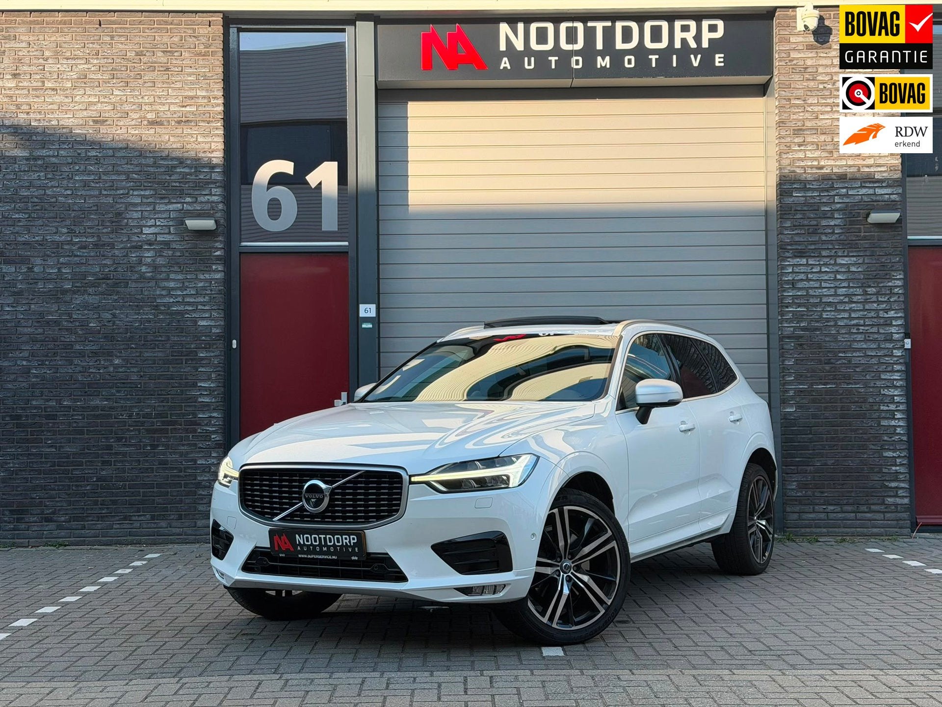 Volvo XC60 2.0 T6 AWD Inscription PANO/HUD/B&W/360/MEMORY/VO, Auto's, Dealer onderhouden, Gebruikt, Euro 6, 4 cilinders