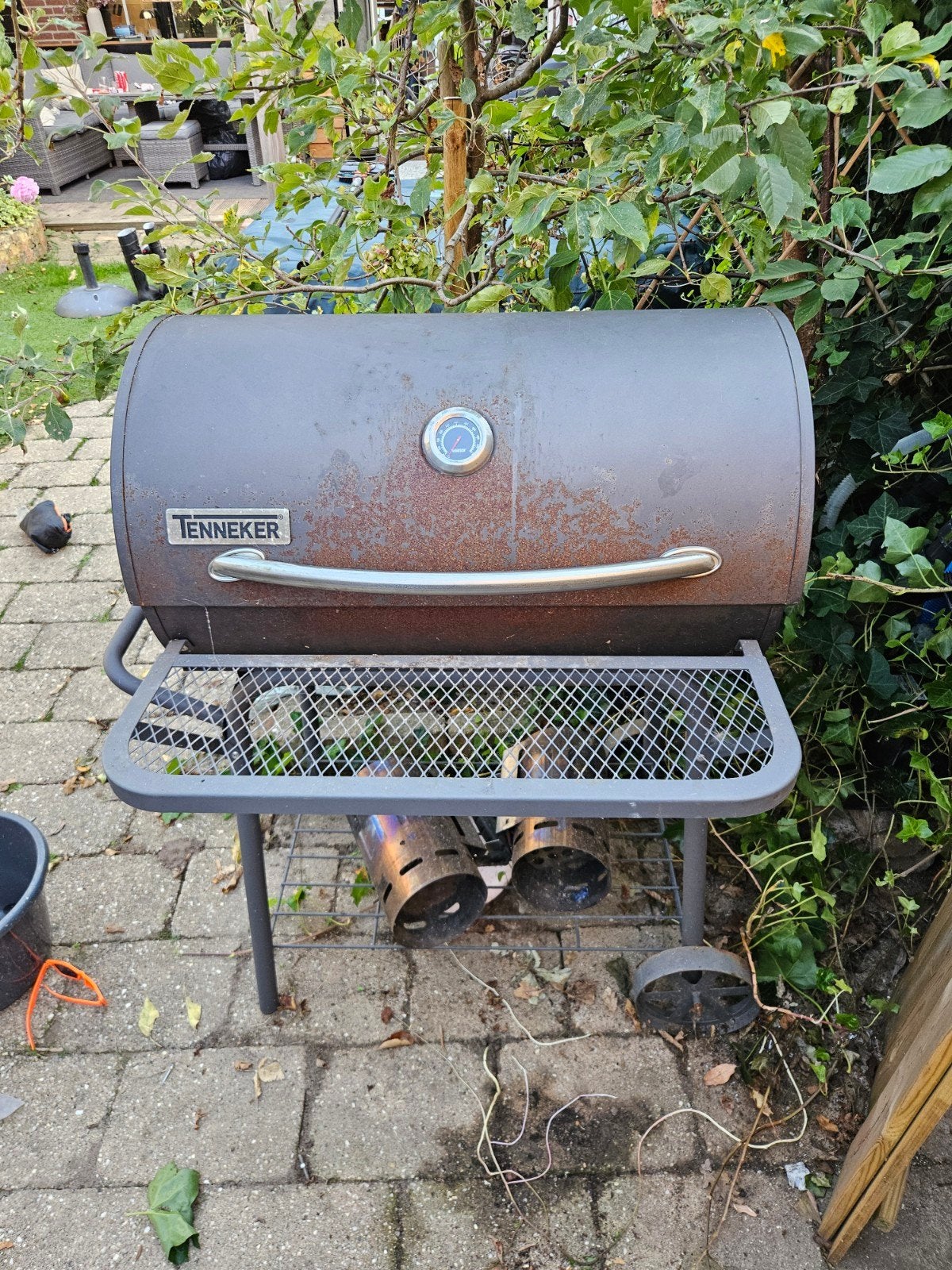 GRATIS Teneker BBQ - Gebruikte Houtskoolbarbecue