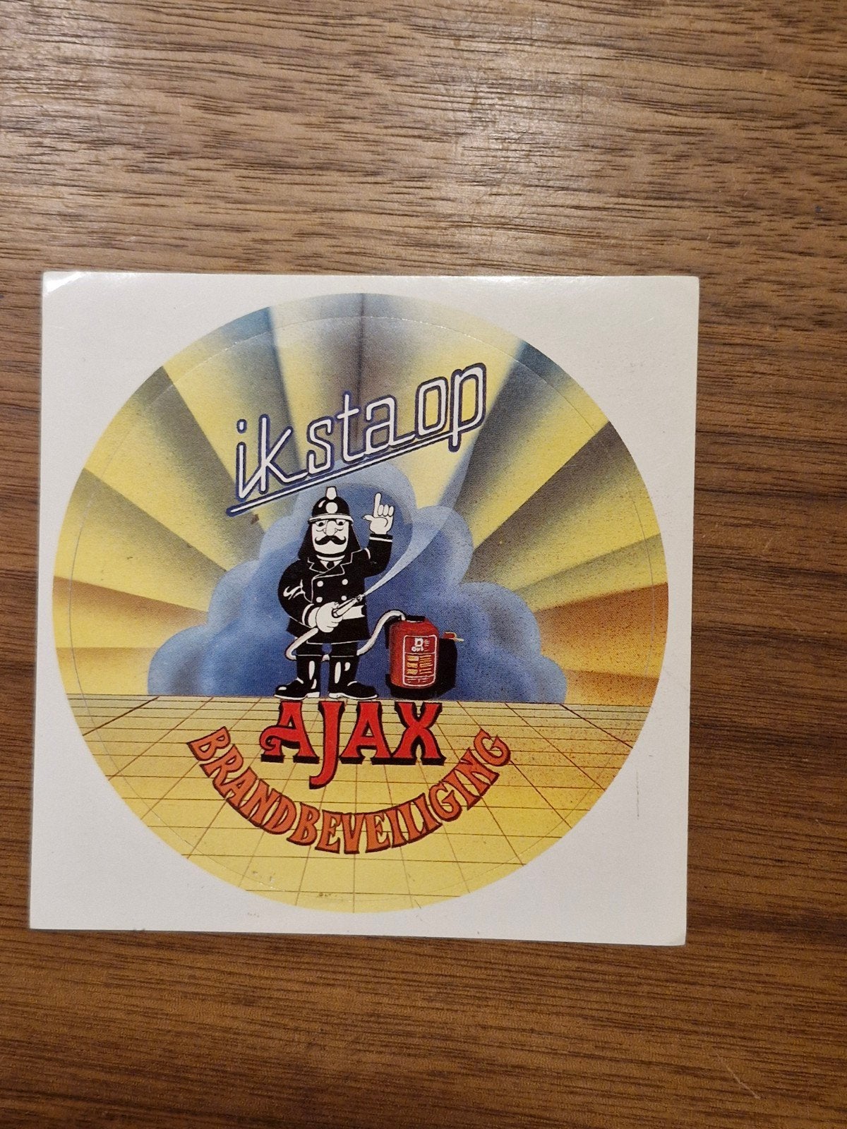 9983 Vintage Ajax Brandbeveiliging sticker - Ik sta op, Ophalen of Verzenden, Nieuw, Bedrijf of Vereniging