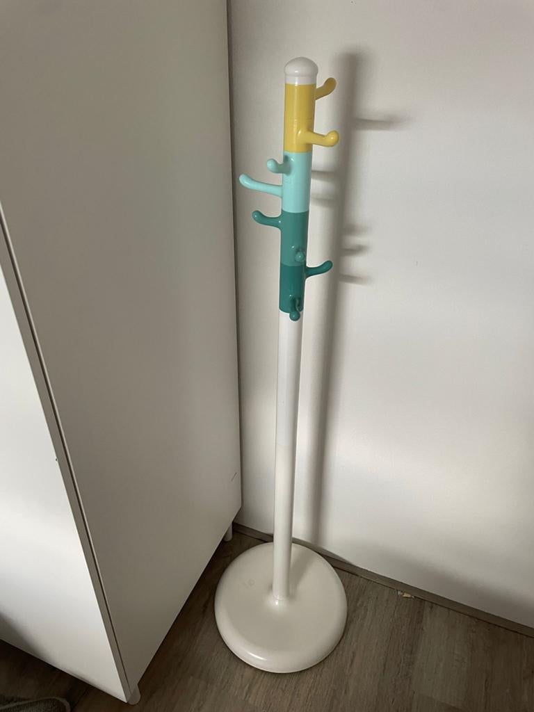 IKEA Krokig Kinderkapstok - Kleurrijk en Speels, Huis en Inrichting, Woonaccessoires | Kapstokken, Ophalen, Kunststof, Gebruikt