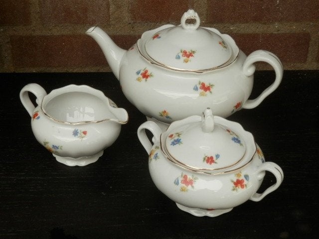 Theepot met melkannetje en suikerpot, Ophalen of Verzenden, Gebruikt, Klassiek, Theepot
