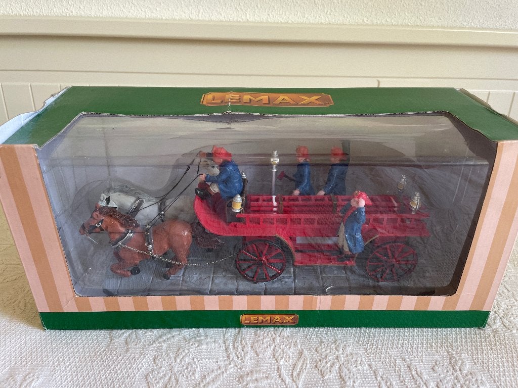 Lemax Brandweerwagen / Koets Hook & Ladder – Prima Staat, Diversen, Ophalen of Verzenden, Zo goed als nieuw