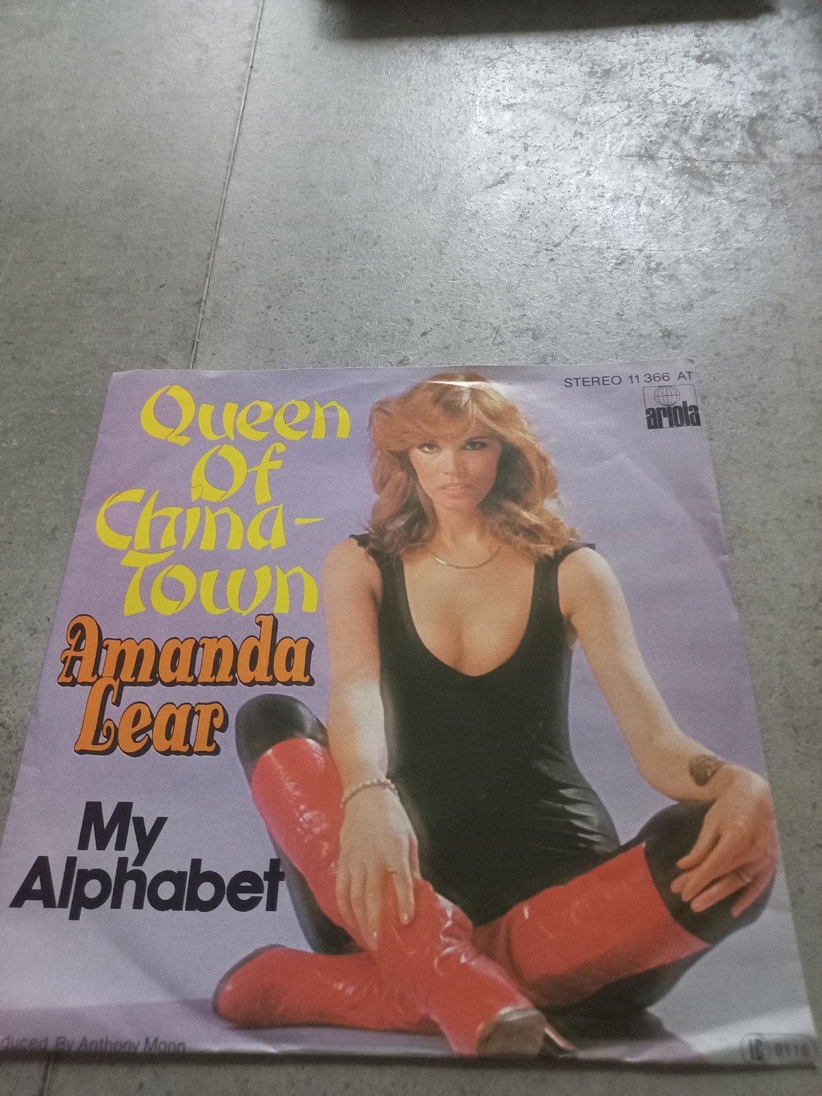 Amanda Lear - Queen Of China-Town / My Alphabet (Single), Ophalen of Verzenden, Gebruikt, 7 inch, Pop