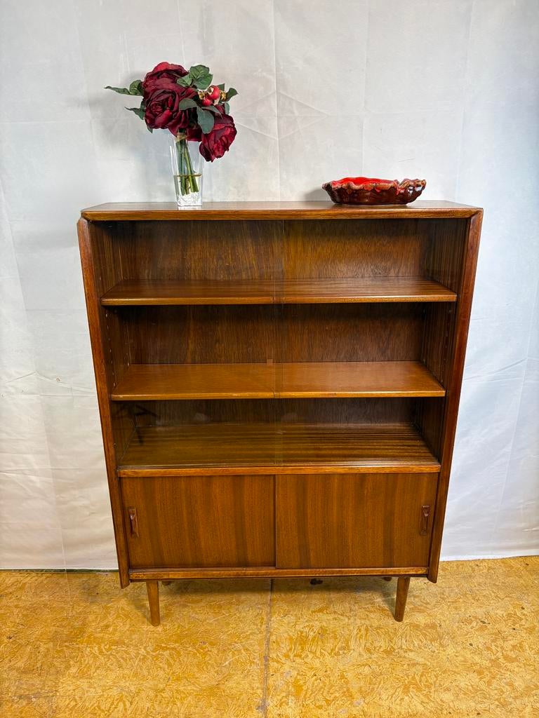 Gratis verzending!Midcentury retro teak boek/vitrinekast1960, Huis en Inrichting, Kasten | Boekenkasten, Herbert E. Gibbs, Herbert E. Gibbs