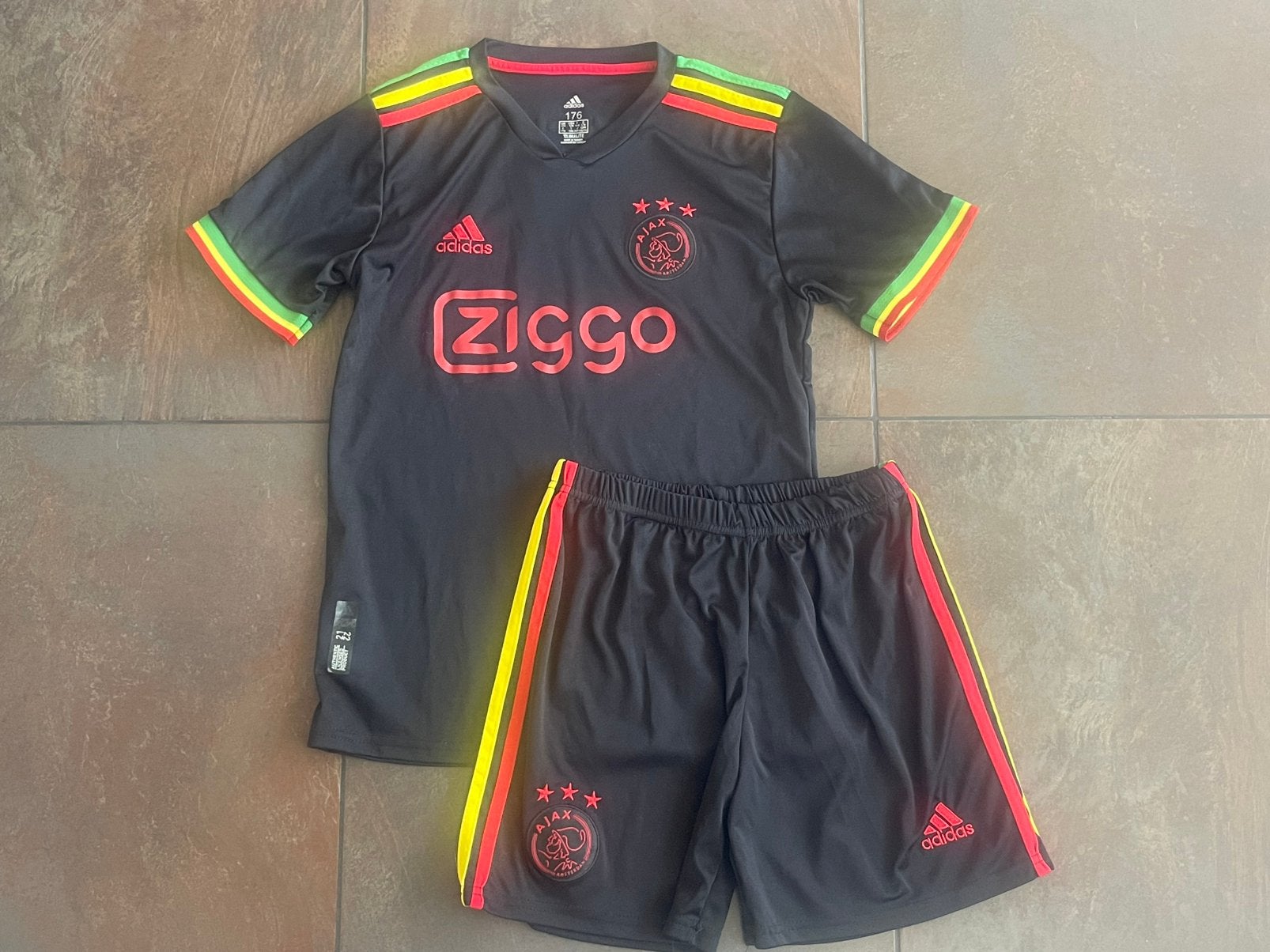 Ajax tenue maat 176, Ophalen of Verzenden, Zo goed als nieuw, Jongen of Meisje, Sport- of Zwemkleding
