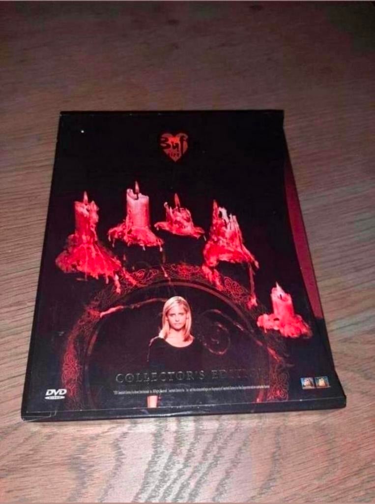 Buffy the vampire Slayer seizoen 2 boekvorm dvd box., Cd's en Dvd's, Dvd's | Tv en Series, Zo goed als nieuw, Science Fiction en Fantasy
