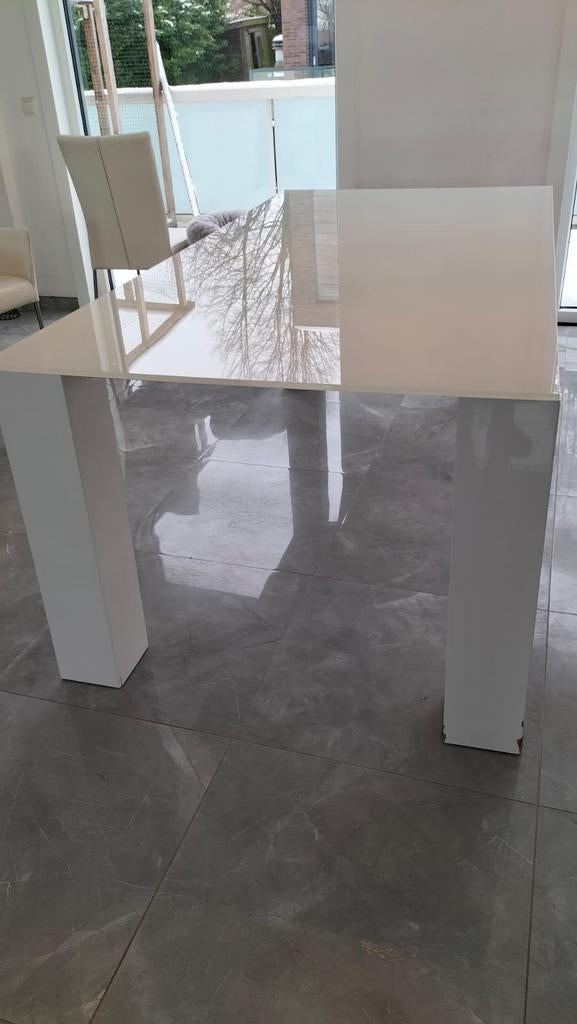 Gratis: hoogglans witte eettafel met melkwitte glasplaat, Huis en Inrichting, Tafels | Eettafels, Overige materialen, Gebruikt
