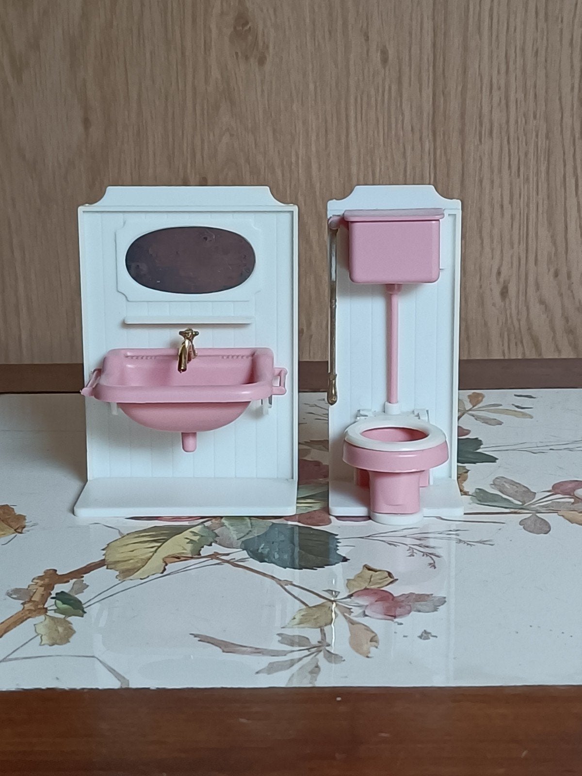 Vintage badmeubel en toilet poppenhuis jaren '70, Ophalen of Verzenden, Gebruikt, Poppenhuis