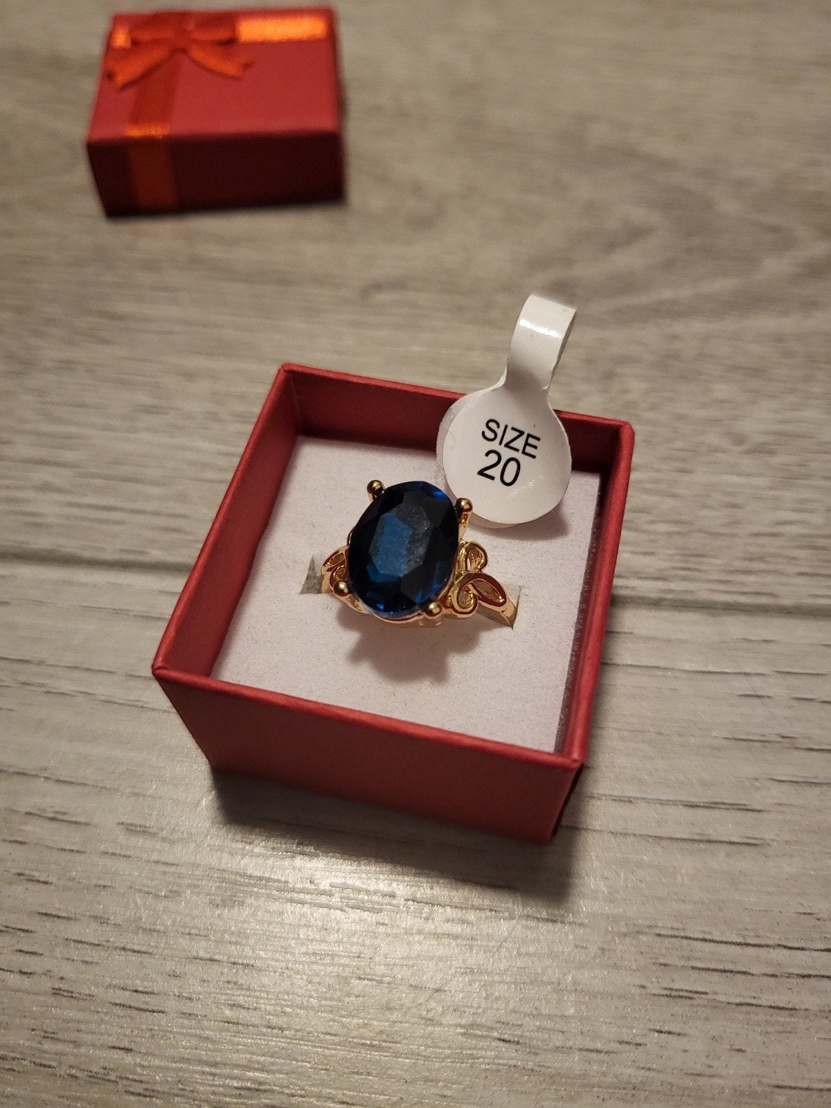 Nieuwe donkerblauwe ring, maat 20, Sieraden, Tassen en Uiterlijk, Ringen, Overige materialen, 20 of groter, Blauw, Nieuw