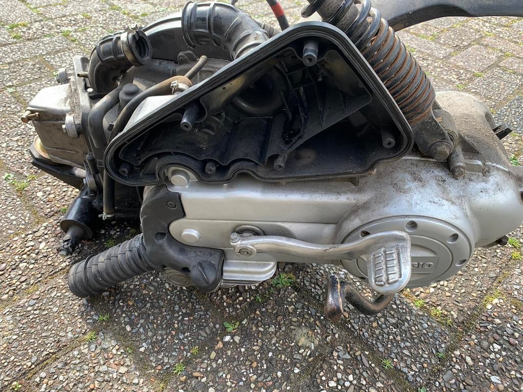 Piaggio zip 4 takt 4 kleps euro 3blok weinig km!!!, Fietsen en Brommers, Brommeronderdelen | Scooters, Ophalen of Verzenden, Blok