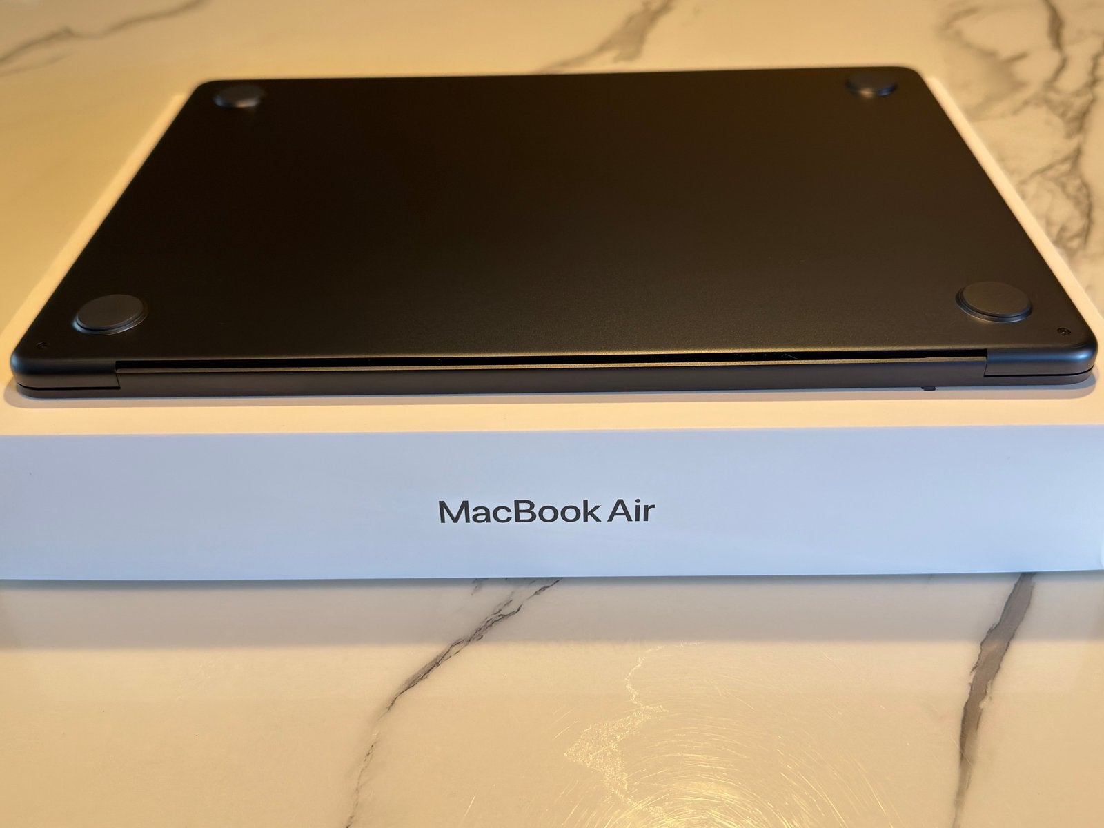 Foto 10 van MacBook Air 13” M5, 16GB, 512GB, Midnight 2026 + Accesoires