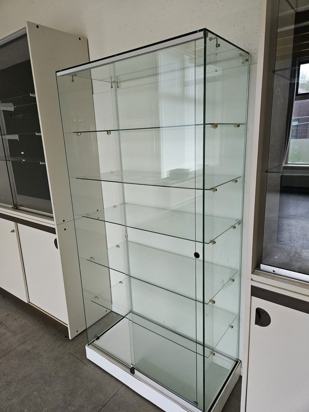 Glazen vitrinekast met schuifdeuren - Alleen ophalen, Ophalen, Gebruikt, 50 tot 100 cm, Glas