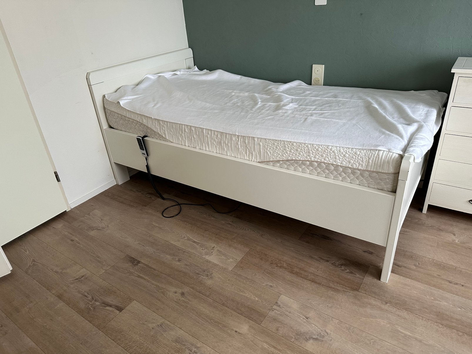 Seniorenbed elektrisch verstelbaar 100x200, Ophalen, Eenpersoons, Wit, Zo goed als nieuw