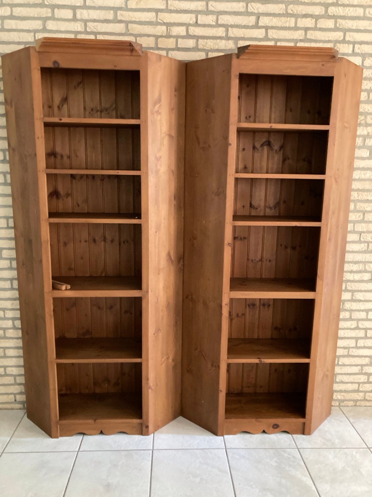 Houten hoekkast met planken, Ophalen, Met plank(en), Gebruikt, 100 tot 150 cm