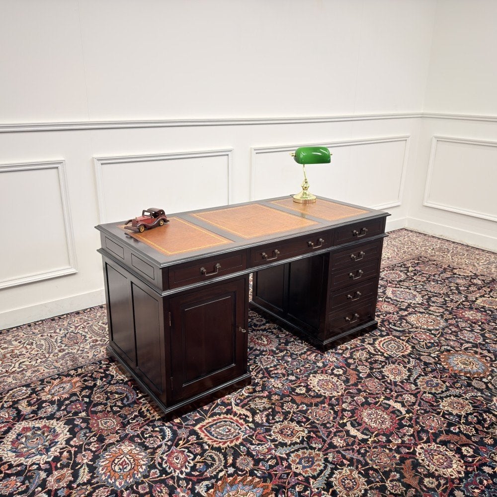 Klassiek Engels Chesterfield Bureau, Antiek en Kunst, Ophalen