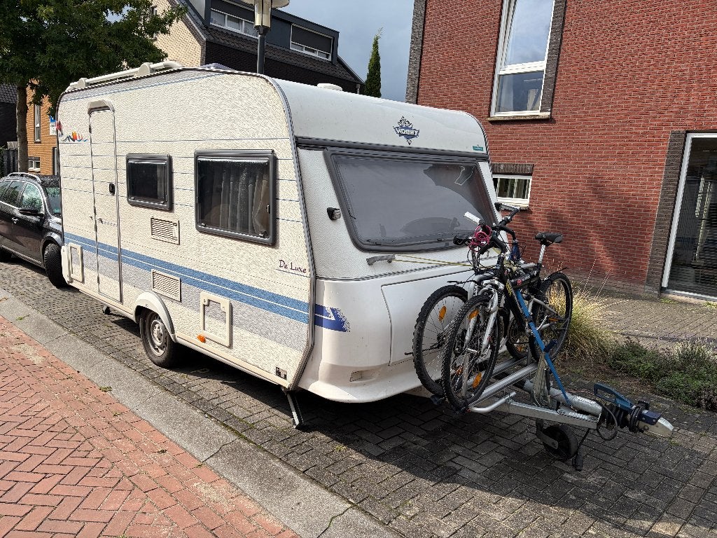 Hobby 400 SB, voortent, fietsendragers,vast bed en treinzit, Vast bed, Hobby, Treinzit, 750 - 1000 kg