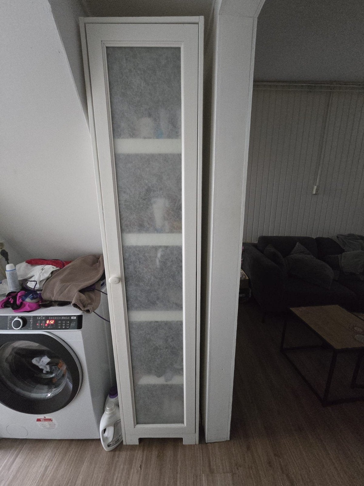 Smalle witte kast met glazen deur, Huis en Inrichting, Ophalen, Minder dan 50 cm, Modern, functioneel, Glas