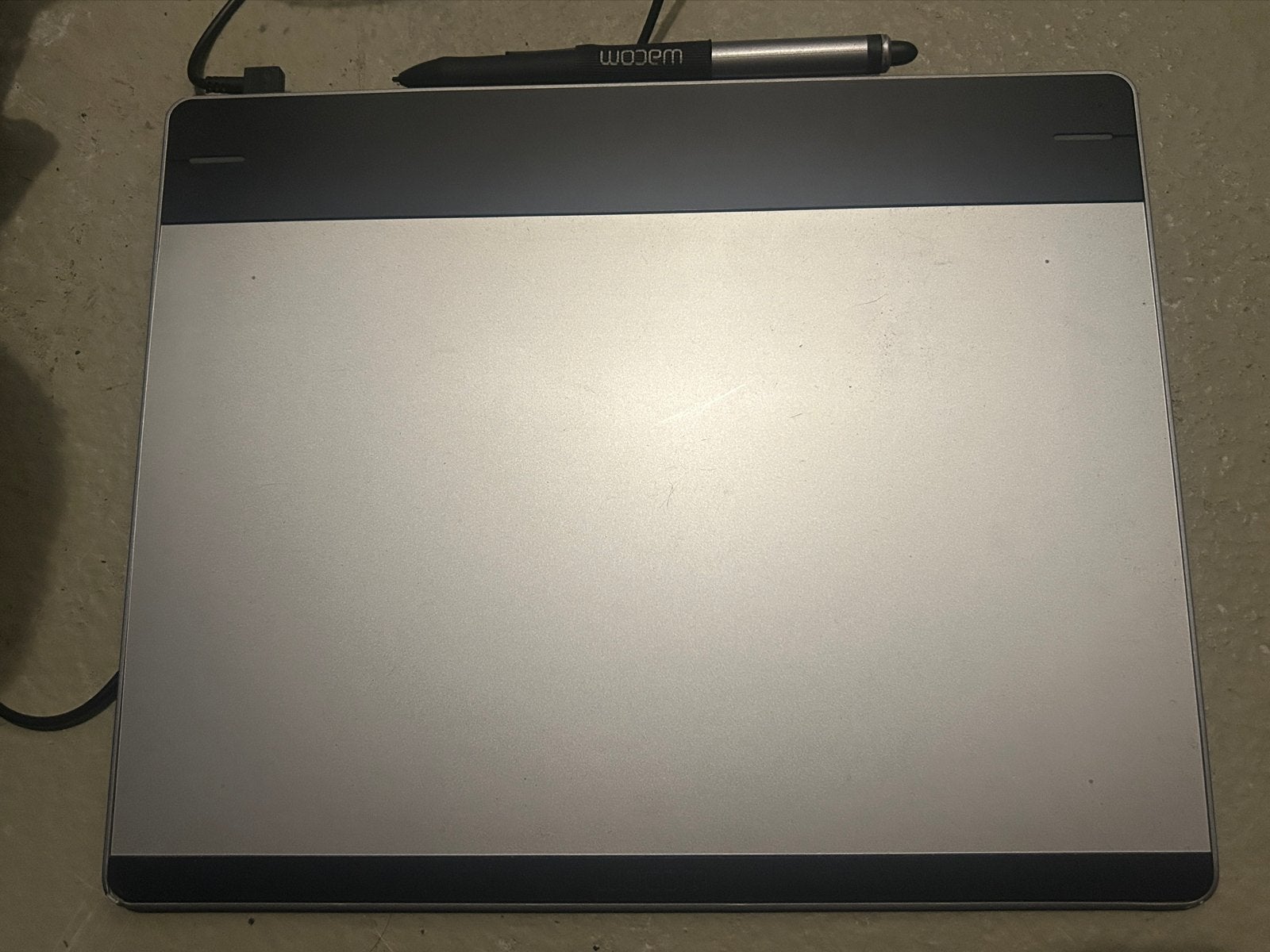 Wacom Intuos CTH-680 Pen & Touch tekentablet, Computers en Software, Ophalen of Verzenden, Multi-touch, Gebruikt, Bedraad