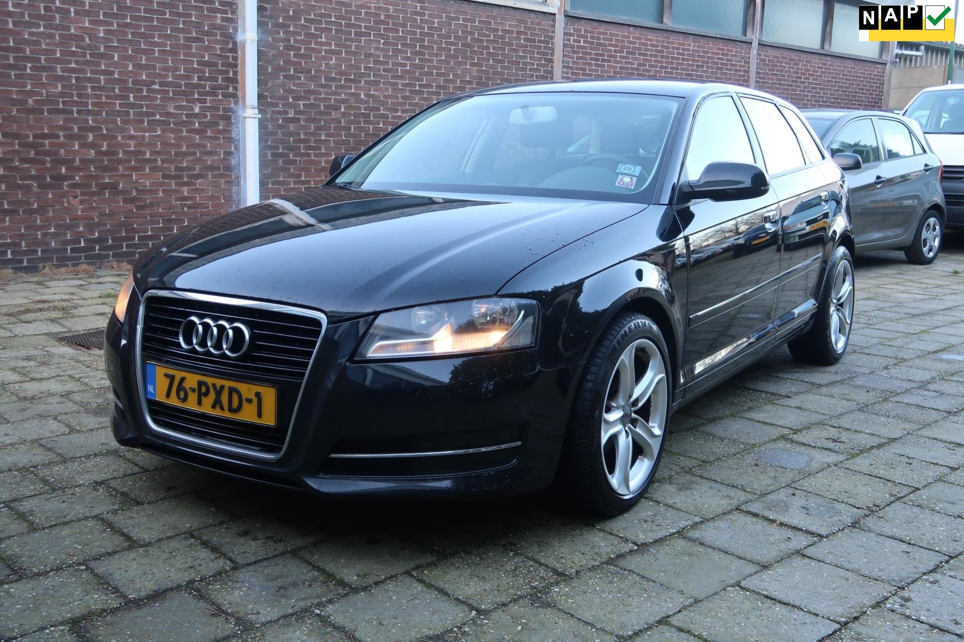 Audi A3 Sportback 1.6 TDI Attraction Business Edition *Rijkl, Auto's, Euro 5, Stof, Gebruikt, Zwart