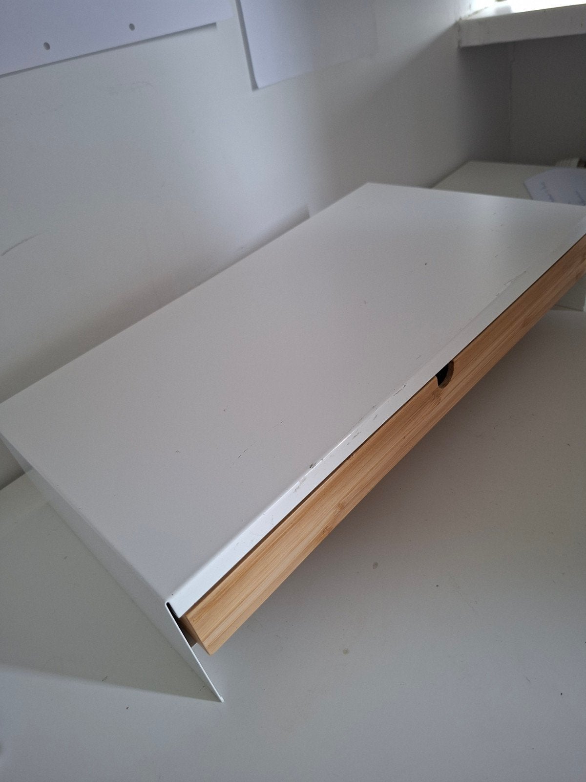 2x   IKEA ELLOVEN monitorstandaard met lade wit/bamboe, Ophalen of Verzenden