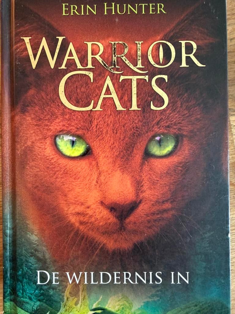 Warrior cats erin hunter, Ophalen of Verzenden, Zo goed als nieuw