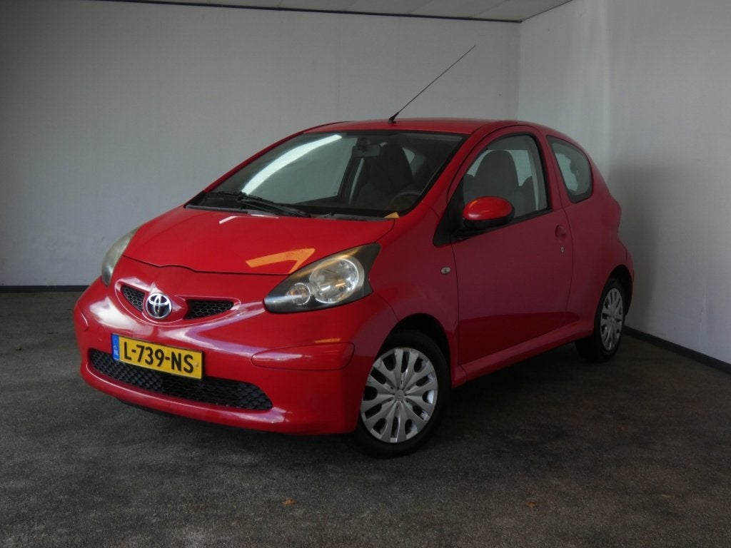 Toyota Aygo 1.0-12V NWE APK Airco (bj 2006), Auto's, Gebruikt, 4 stoelen, 68 pk, Bedrijf