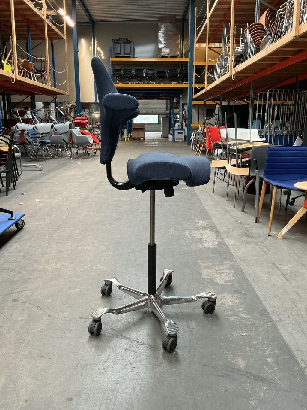 HAG Capisco 8106 Bureaustoel | Zithoogte 61-86 | Donkerblauw, Gebruikt, -, Blauw, -