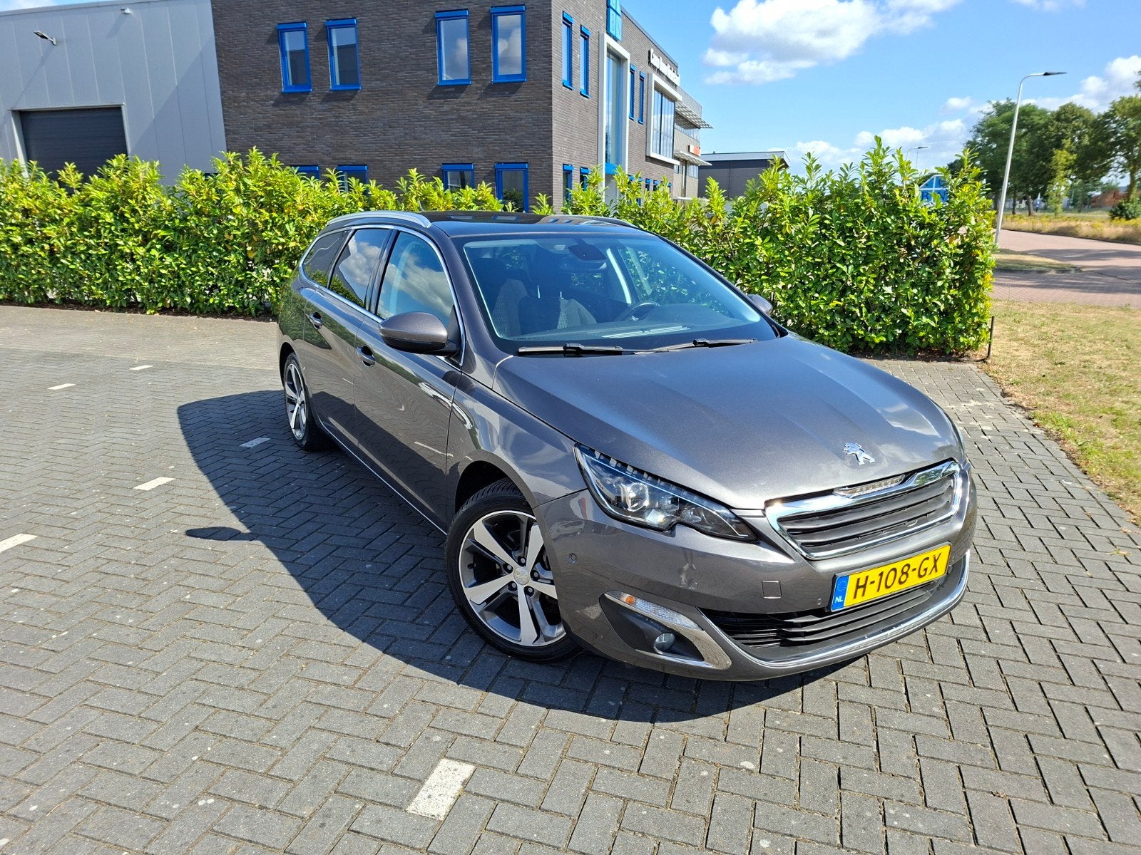 Peugeot 308 1.2 Puretech 130pk S&S 2016 Grijs, Stof, Zwart, 1199 cc, 1165 kg