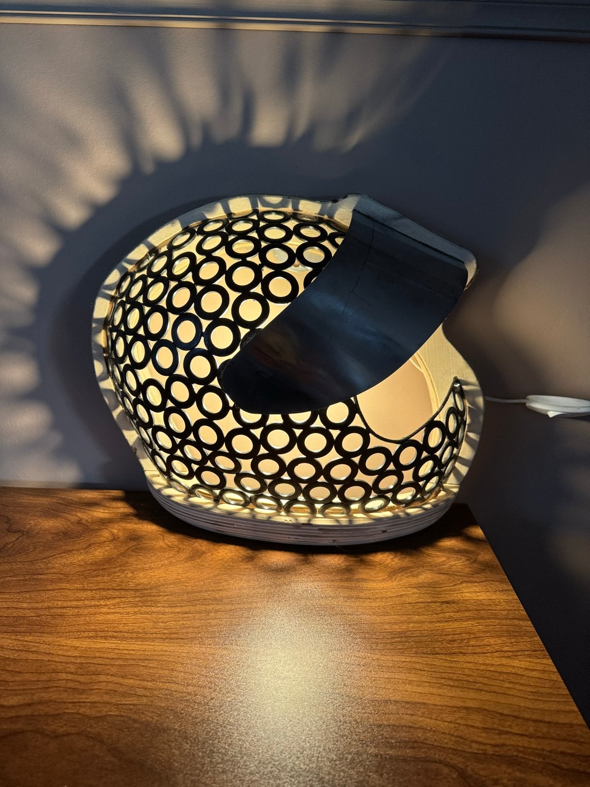 Unieke Design lamp helm lamp, Ophalen of Verzenden, Nieuw, Hout