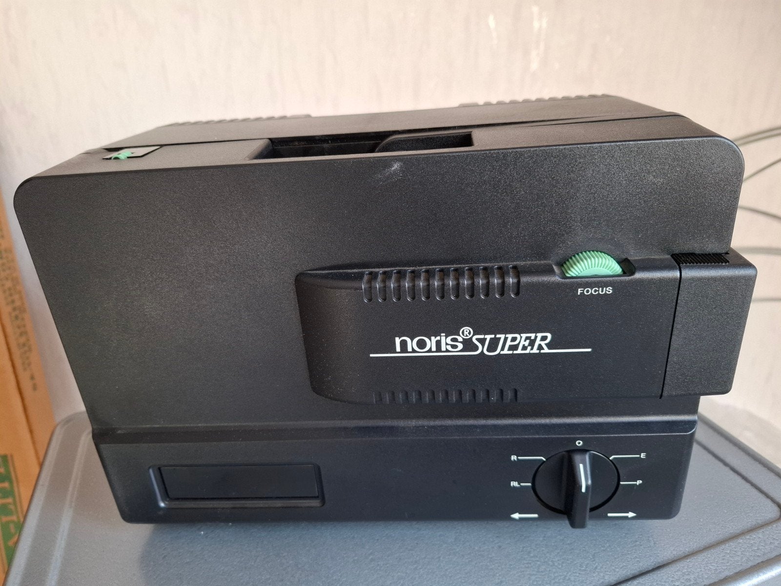 film projector 8mm met tafel en scherm, Ophalen, 8mm film