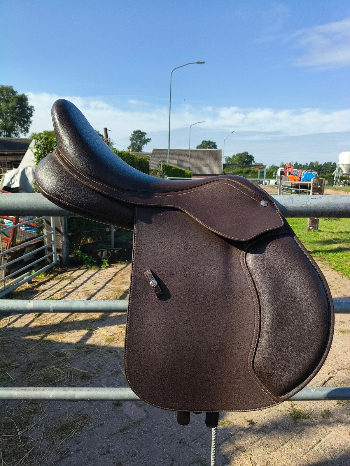 Wintec springzadel hart 17,5 inch bruin, Dieren en Toebehoren, Paarden en Pony's | Zadels, Ophalen, L (17.5 inch), Wintec, Springen
