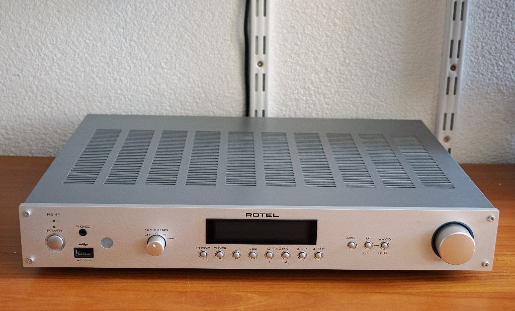 Rotel RA11 versterker in prima staat, Ophalen of Verzenden, Gebruikt, Minder dan 60 watt, Overige merken
