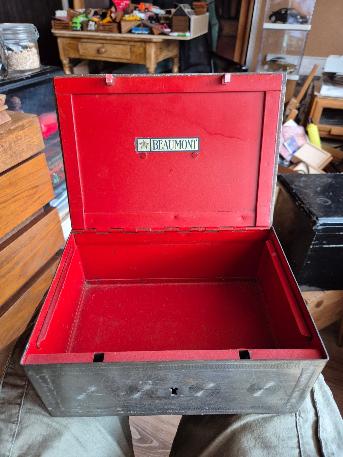 Antieke metalen kist met gebroken sleutel - Beaumont, Ophalen of Verzenden