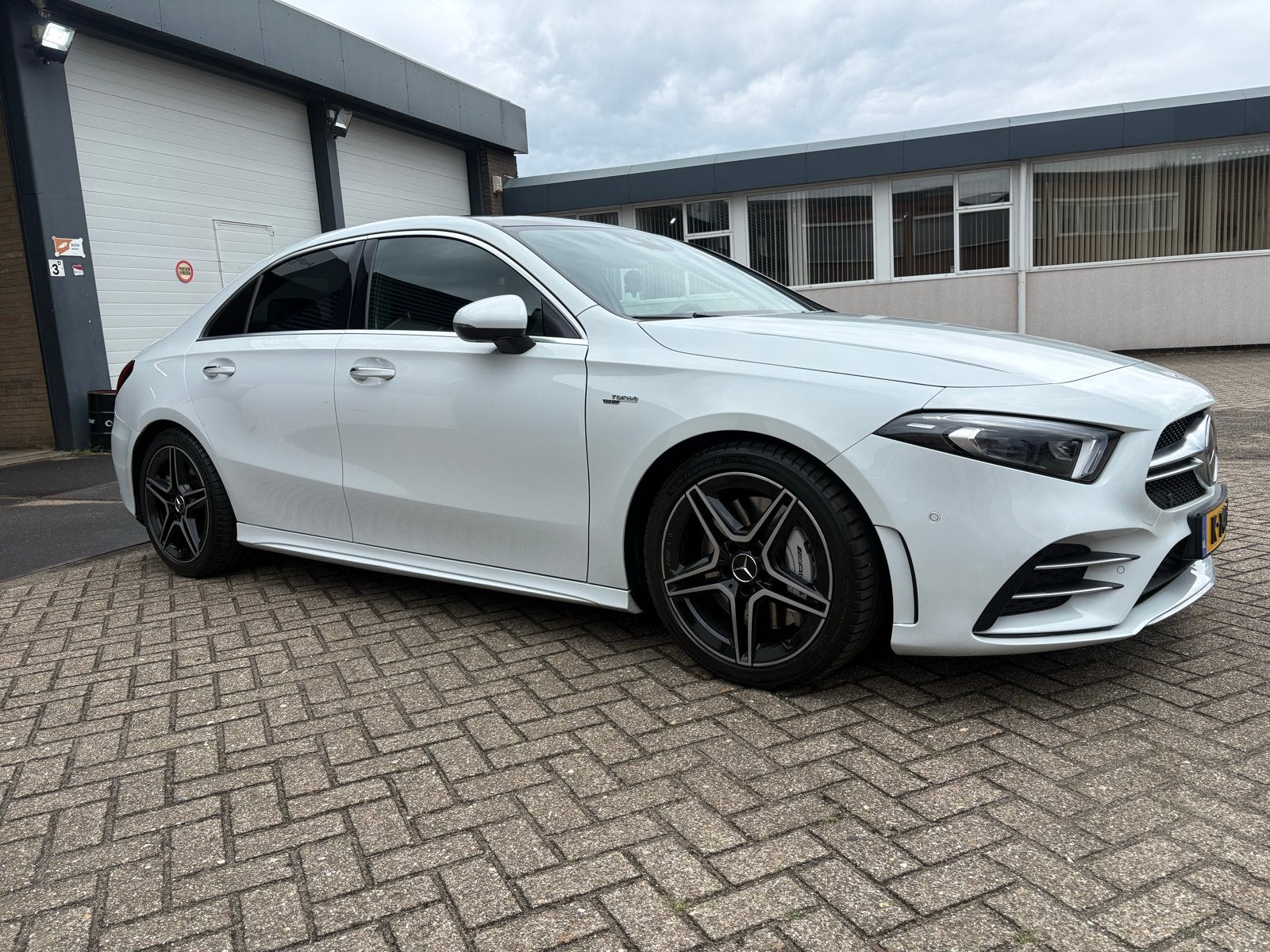 Mercedes-Benz A-Klasse A 35 AMG 306pk 4Matic AMG Speedshift, Auto's, 1800 kg, 4 cilinders, Wit, Vierwielaandrijving