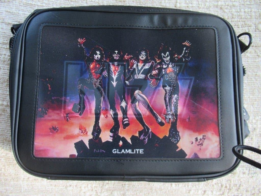 Glamlite x KISS Lenticular Motion MAKEUP BAG, nieuw, Sieraden, Tassen en Uiterlijk, Overige kleuren, Gehele gezicht, Nieuw, Ophalen of Verzenden