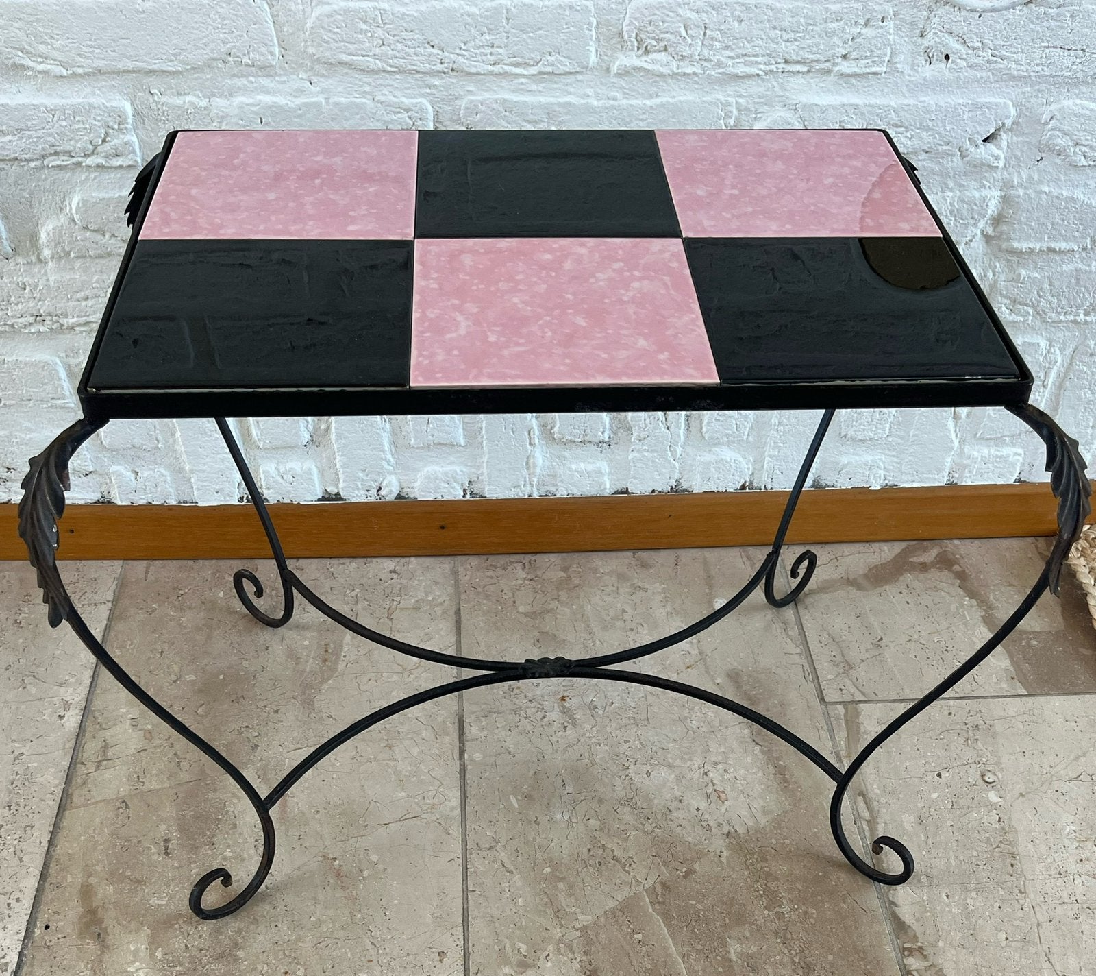 vintage bijzettafeltje, Minder dan 55 cm, Rond, Zo goed als nieuw, Ophalen
