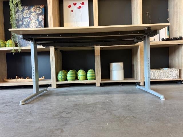 Aspa Verstelbaar bureau / tafel met slinger, kabelgoot, 30st, Huis en Inrichting, Bureaus, 160 cm, Gebruikt, Spaanplaat of MDF
