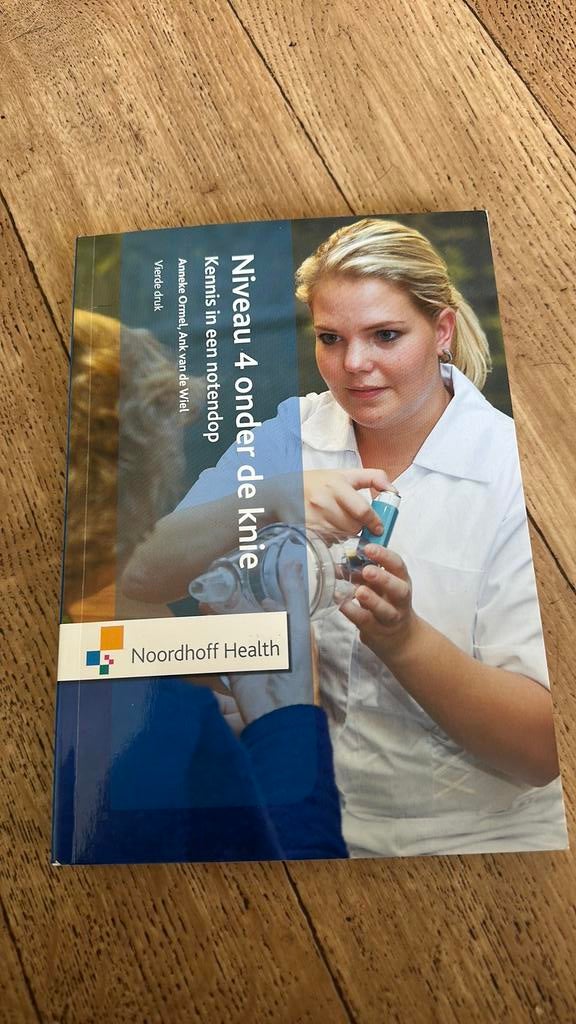 Anneke Ormel - Niveau 4 onder de knie, Boeken, Gelezen, Anneke Ormel; Ank van de Wiel, Ophalen of Verzenden, Nederlands