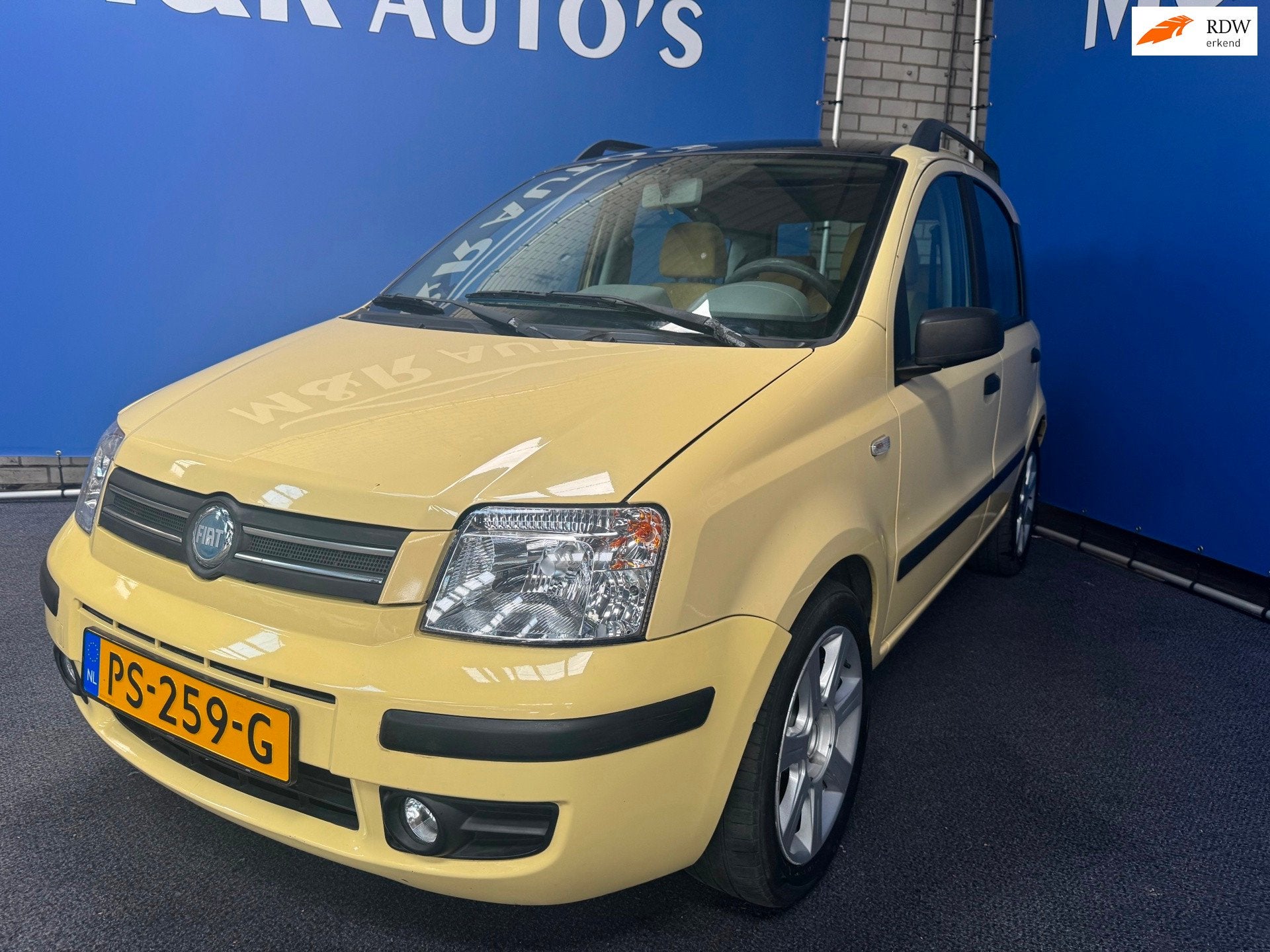 Fiat Panda 1.2 Dynamic Panoramadak Nieuwe APK, Voorwielaandrijving, Stof, Gebruikt, Geel