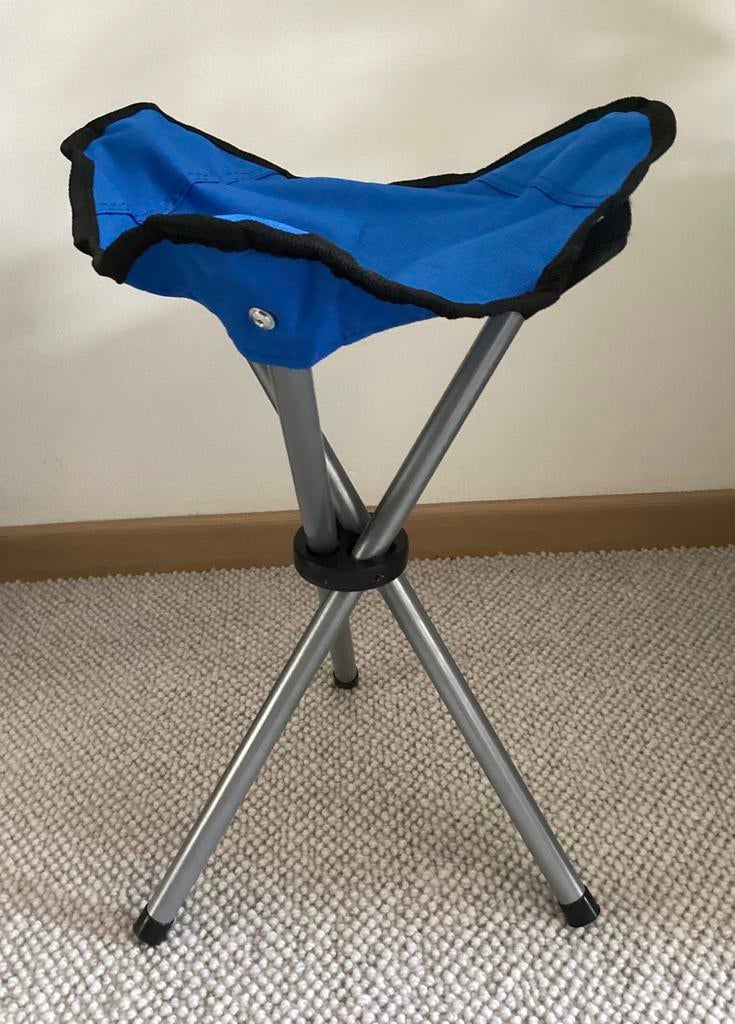 Driepoot krukje , blauw en rood, nieuw AKTIE 4 stuks €12,95, Ophalen of Verzenden, Nieuw, Campingstoel