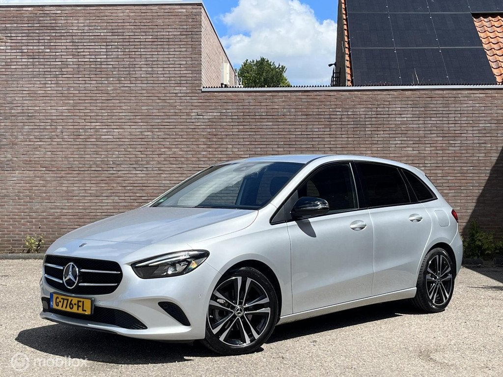 Mercedes B-klasse 180 Premium/ Night Pakket/ Org NL/ CarPlay, Auto's, Mercedes-Benz, 136 pk, Gebruikt, Euro 6, 4 cilinders