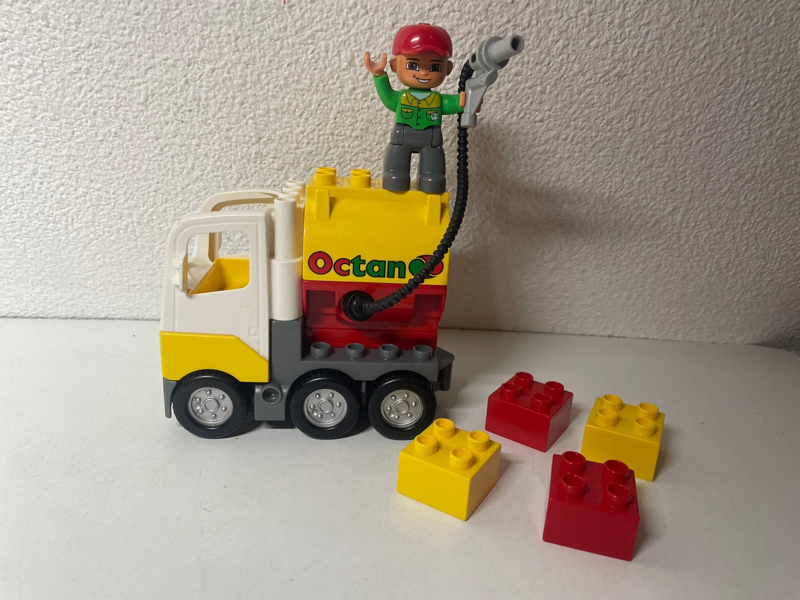 Duplo Octan Truck