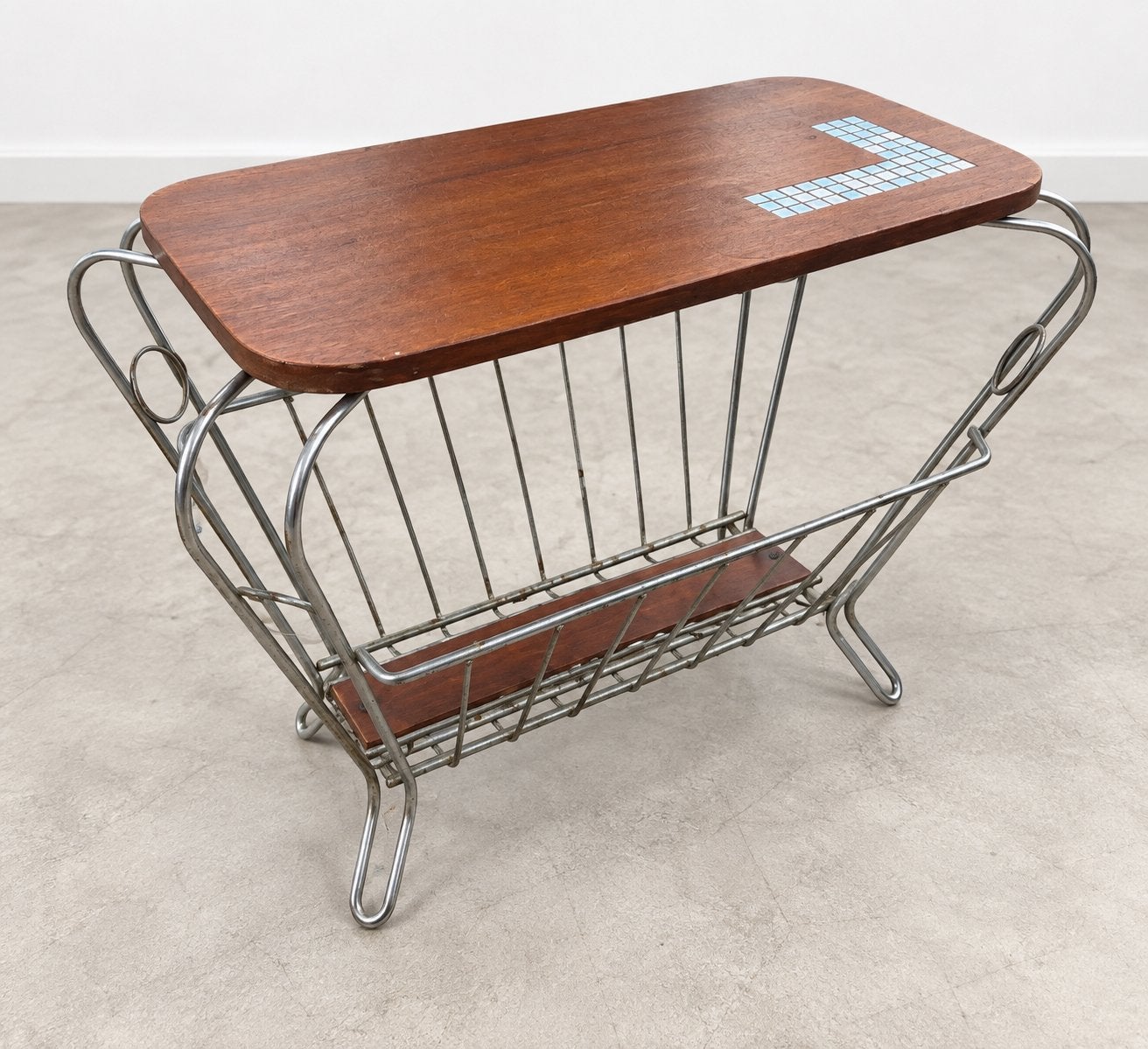 Vintage lectuurtafel teak & mozaïek jaren 50, Meerdere vakken, Gebruikt, Metaal, Onbekend